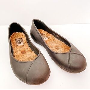 CROCS dual comfort flats SZ -5
